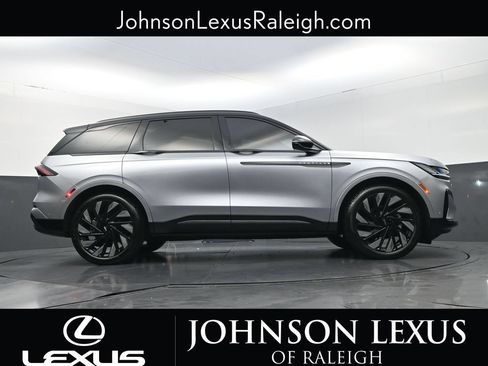 Used 2024 Lincoln Nautilus Reserve w/ Equipment Group 202A AWD/4WD image 16