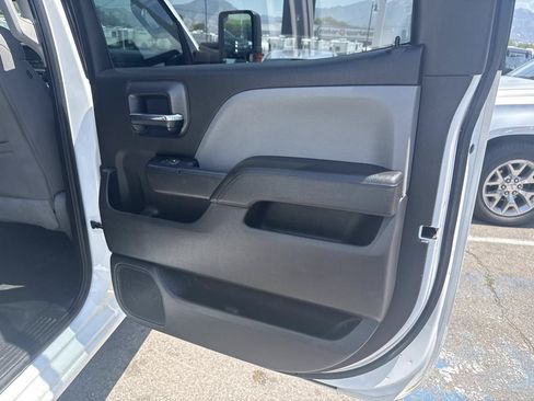 Used 2016 GMC Sierra 2500 4x4 Crew Cab w/ Sierra Convenience Package image 18