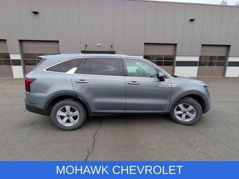 Used 2023 Kia Sorento LX AWD/4WD image 5