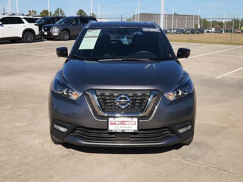 Certified 2020 Nissan Kicks SR image 9
