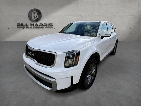 Used 2023 Kia Telluride LX image 1