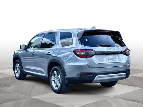 Used 2025 Honda Pilot EX-L image 6