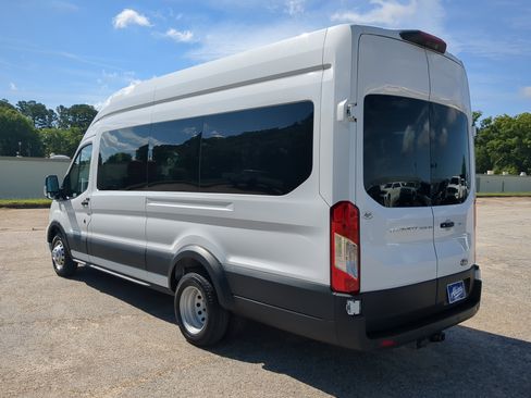 Certified 2025 Ford Transit 350 XLT RWD image 5