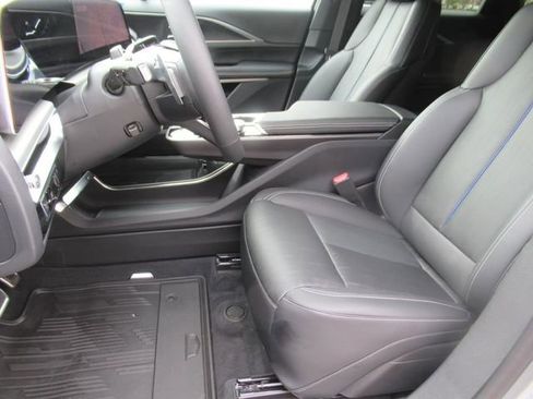 New 2026 Cadillac Lyriq V image 17