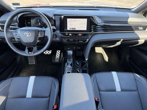 Certified 2025 Toyota Camry SE image 2