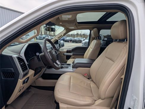 Used 2019 Ford F150 Lariat w/ Equipment Group 501A Mid image 14