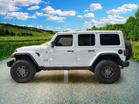 Used 2023 Jeep Wrangler Unlimited Rubicon 392 w/ Xtreme Recon 35" Tire Package AWD/4WD image 3