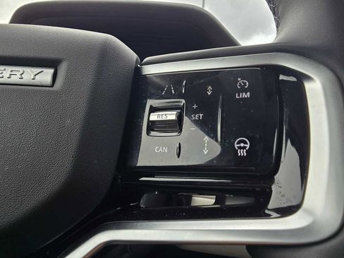 Used 2025 Land Rover Discovery Sport S image 33