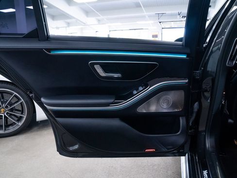 Used 2023 Mercedes-Benz S 580e 4MATIC Sedan w/ AMG Line image 23