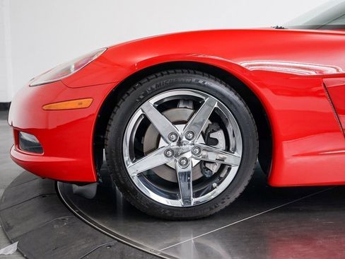 Used 2007 Chevrolet Corvette Coupe w/ Preferred Equipment Group RWD image 16