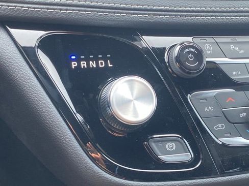 New 2026 Chrysler Pacifica Select image 24