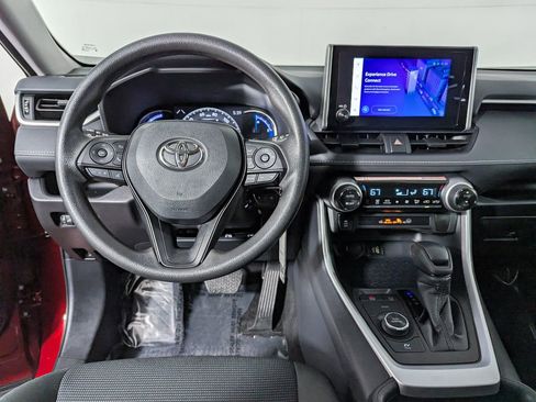 Certified 2025 Toyota RAV4 LE image 21
