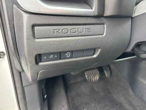 Used 2024 Nissan Rogue S FWD image 15