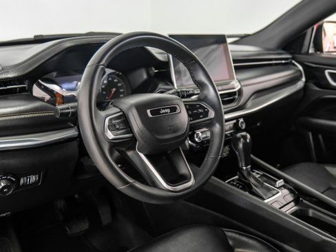 Used 2023 Jeep Compass Limited image 13