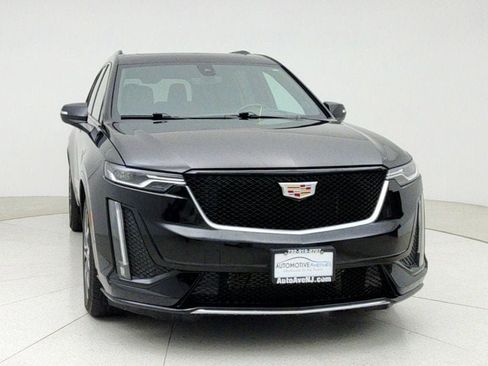 Used 2024 Cadillac XT6 Sport w/ Technology Package image 2