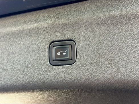 Used 2022 Buick Enclave Essence w/ Experience Buick Package AWD/4WD image 32