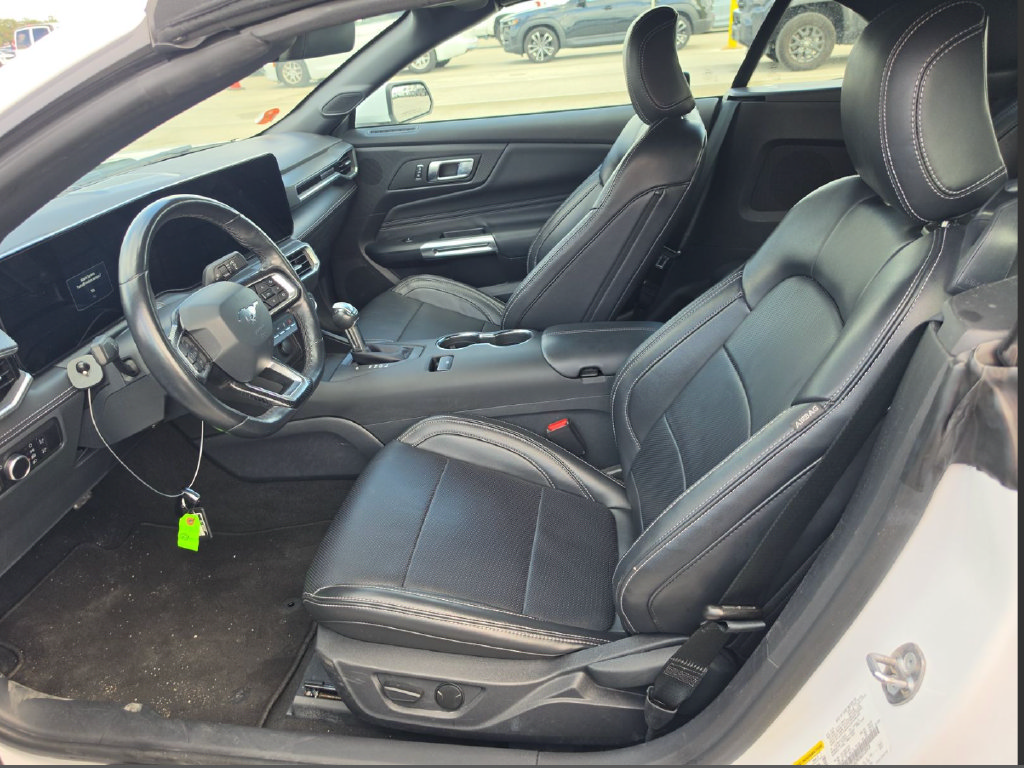 Used 2025 Ford Mustang Premium RWD image 5
