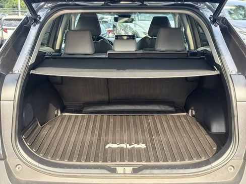 Used 2022 Toyota RAV4 Limited AWD/4WD image 18