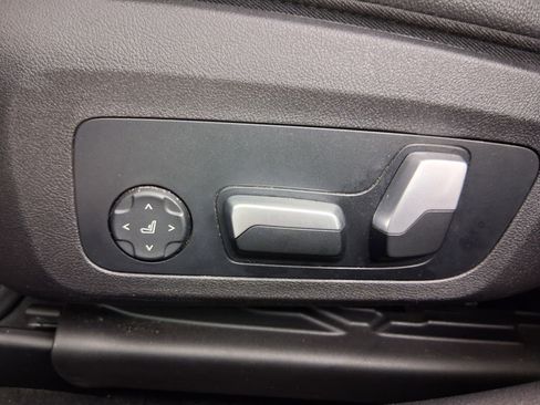 Used 2022 BMW 330e w/ Driving Assistance Package RWD image 13