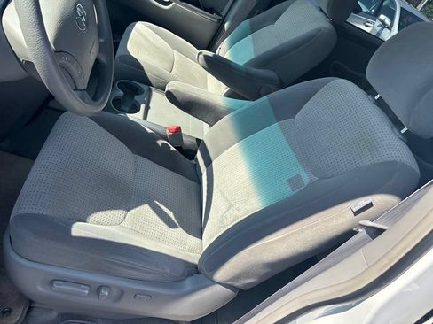 Used 2008 Toyota Sienna LE FWD image 17