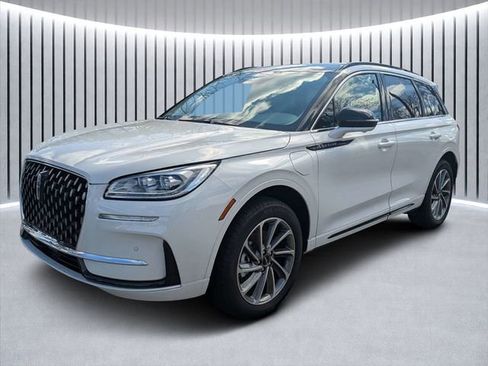 Used 2025 Lincoln Corsair Grand Touring w/ Equipment Group 301A AWD/4WD image 8