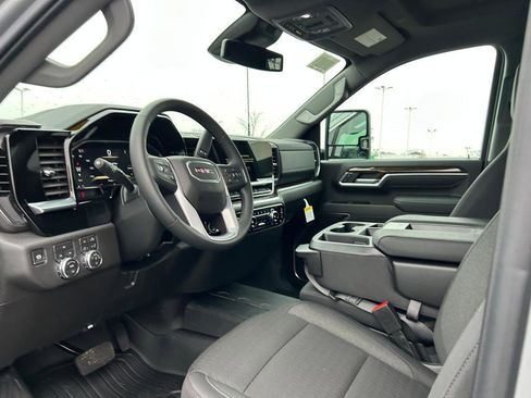 New 2026 GMC Sierra 2500 SLE image 6