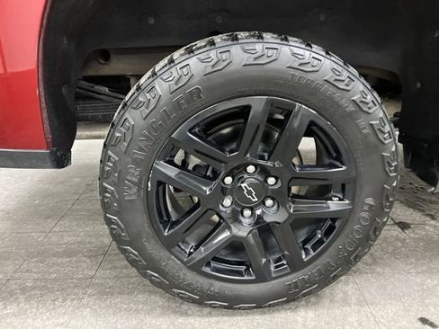 Certified 2024 Chevrolet Silverado 1500 LT Trail Boss w/ Convenience Package II image 32