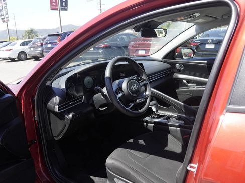 Used 2024 Hyundai Elantra SEL FWD image 23