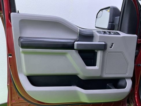 Used 2015 Ford F150 XLT w/ Equipment Group 302A Luxury AWD/4WD image 17