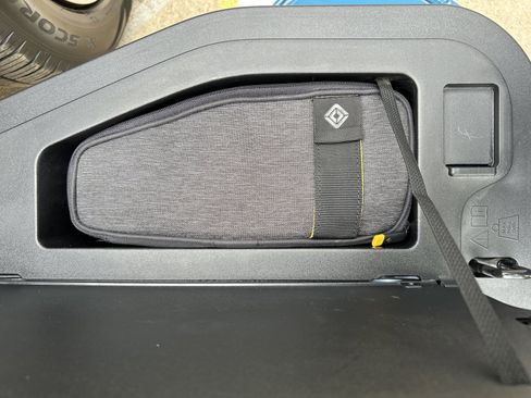 Used 2023 Rivian R1T Adventure image 32