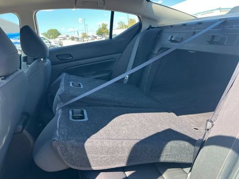 Used 2025 Nissan Altima 2.5 SV FWD image 39
