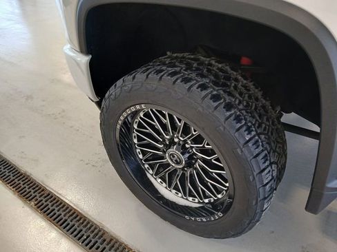 Used 2023 Chevrolet Silverado 3500 High Country w/ Technology Package image 31