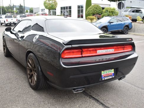 Used 2010 Dodge Challenger SRT8 w/ SRT Option Group II RWD image 7