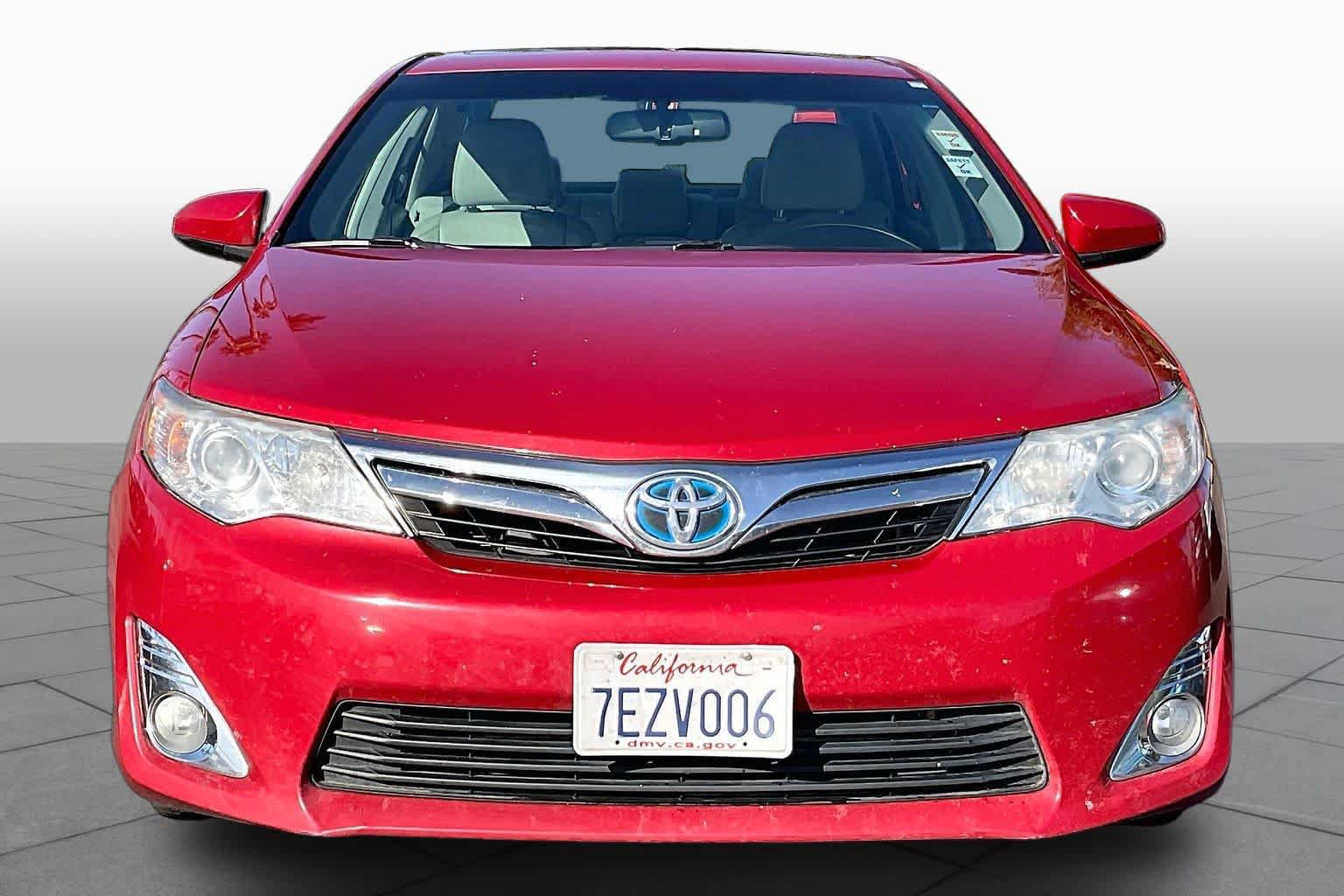 Used 2014 Toyota Camry XLE w/ Leather Package FWD image 3