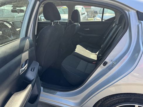 Used 2020 Nissan Sentra SV image 9