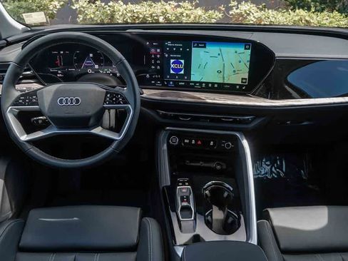 Used 2025 Audi Q5 Premium w/ Premium Plus AWD/4WD image 12