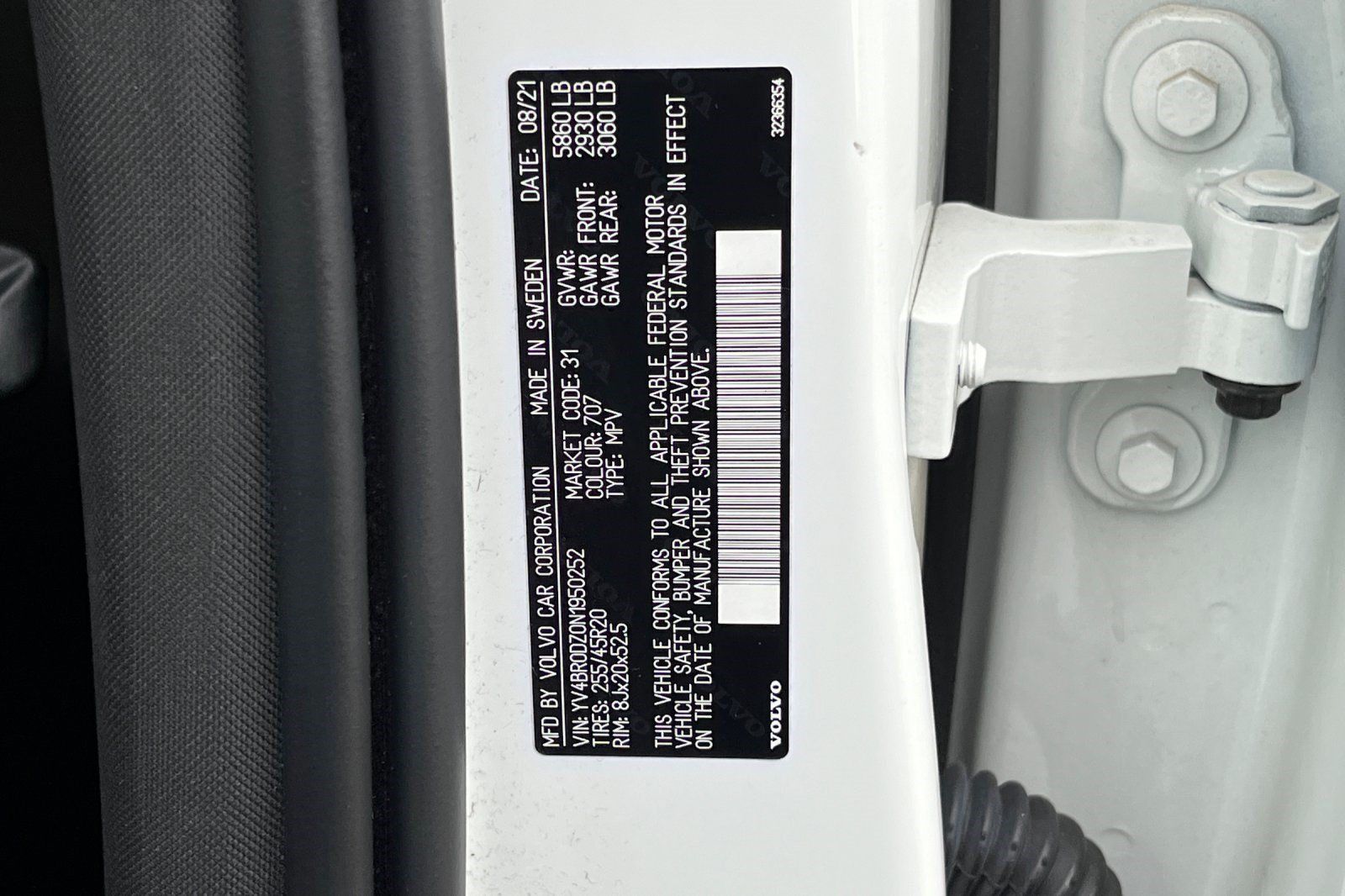 Used 2022 Volvo XC60 T8 Inscription Expression w/ Advanced Package AWD/4WD image 10