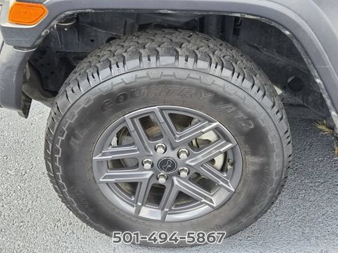 Used 2024 Jeep Wrangler Unlimited Sport AWD/4WD image 16