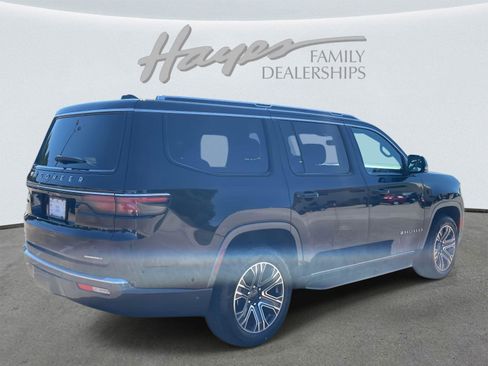 Used 2022 Jeep Wagoneer Series III w/ Convenience Group I image 32