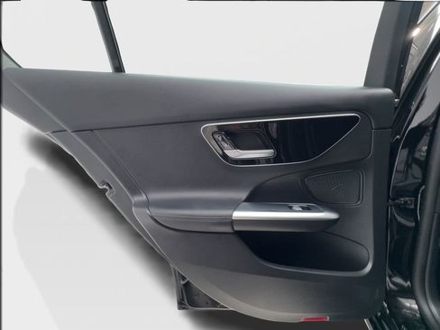 Used 2025 Mercedes-Benz C 300 Sedan image 25
