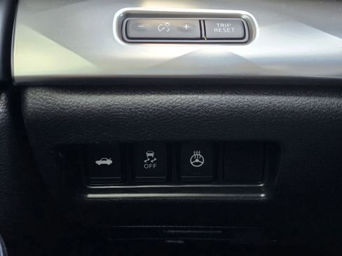 Used 2017 Nissan Maxima SR image 29