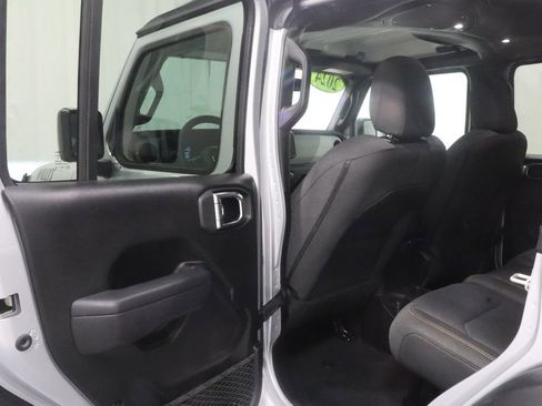Used 2024 Jeep Wrangler Unlimited Sport AWD/4WD image 13