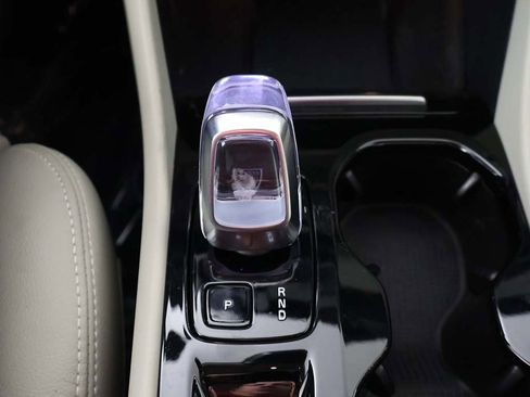 Used 2024 Volvo XC40 B5 Plus w/ Protection Package Premier image 50