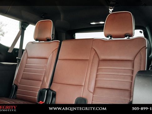 Used 2023 GMC Yukon XL Denali Ultimate AWD/4WD image 46