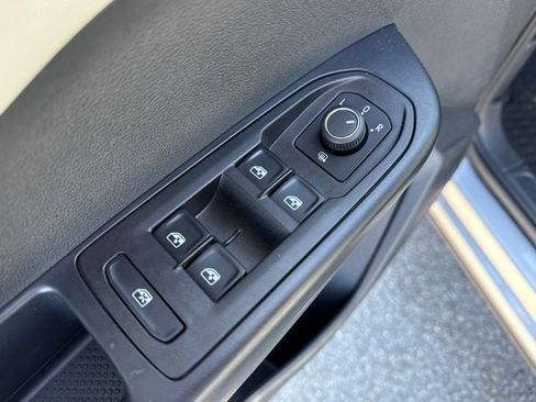 Used 2025 Volkswagen Taos S AWD/4WD image 23