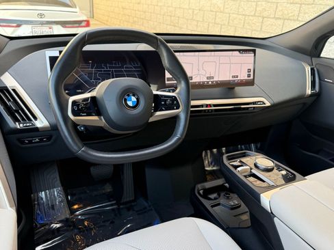 Used 2026 BMW iX xDrive60 image 32
