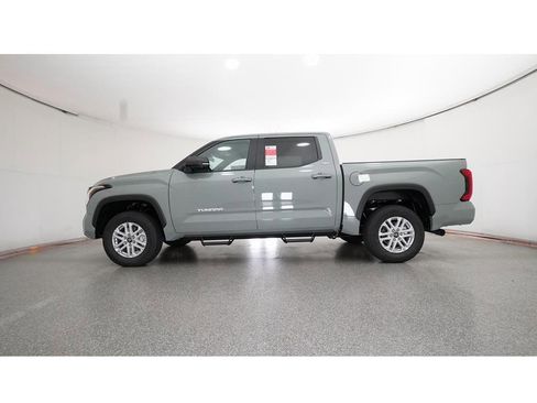 New 2025 Toyota Tundra SR5 w/ SR5 Premium Package AWD/4WD image 19