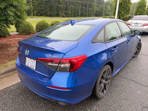 Used 2023 Honda Civic Sport image 5