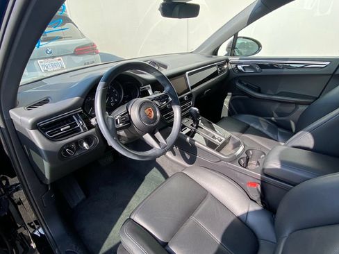 Used 2023 Porsche Macan AWD/4WD image 7
