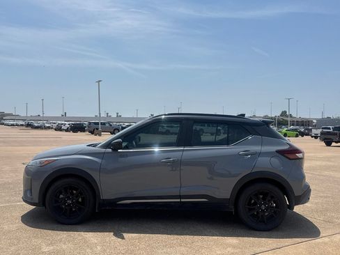 Used 2024 Nissan Kicks SR w/ SR Premium Package FWD image 15